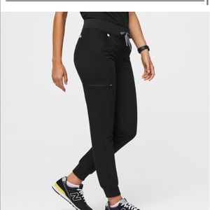 Figs women’s black scrub jogger pant
